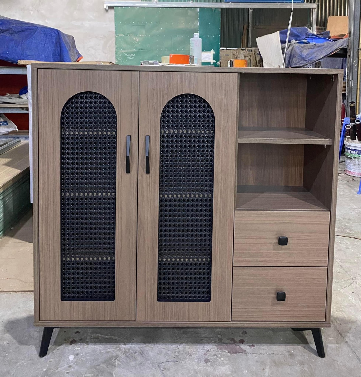 Tủ giày chất liệu gỗ công nghiệp mới